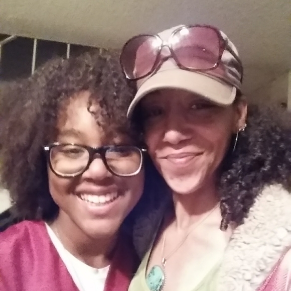 Meet Your Posher 🖤 divynestock (Ivy) - Picture 3 of 8